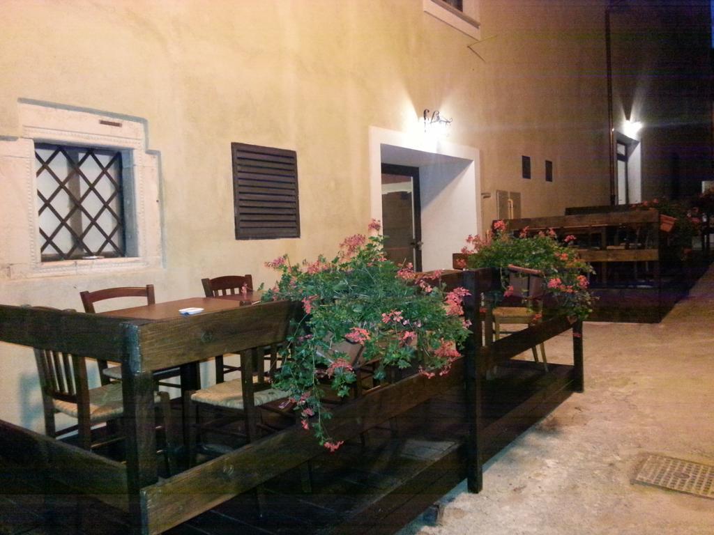 B&B Il Vicoletto LʼAquila Exterior foto